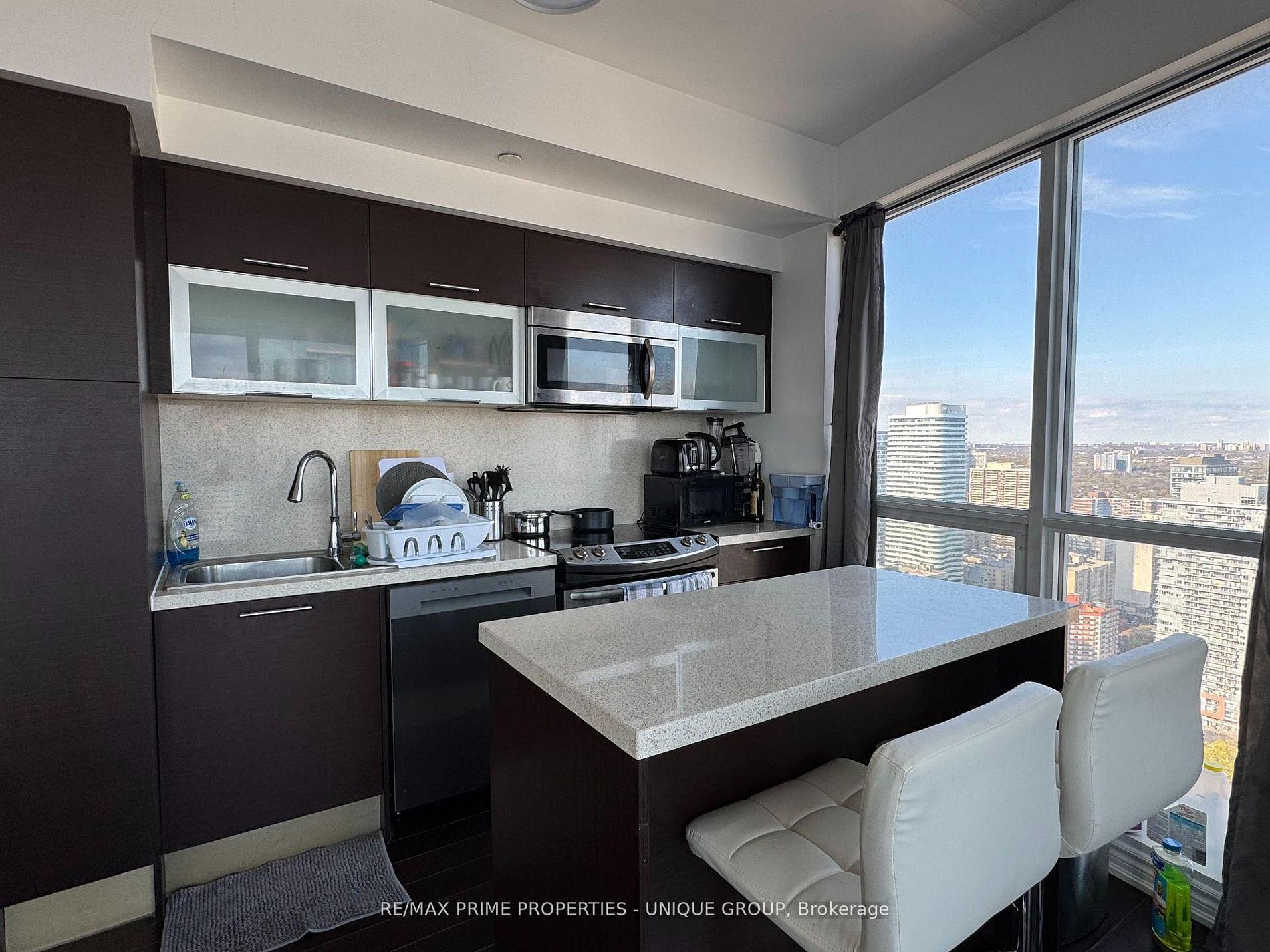 Photo 3 of Unit 3807, 386 Yonge Street, Toronto, Bay Street Corridor — HOMEH