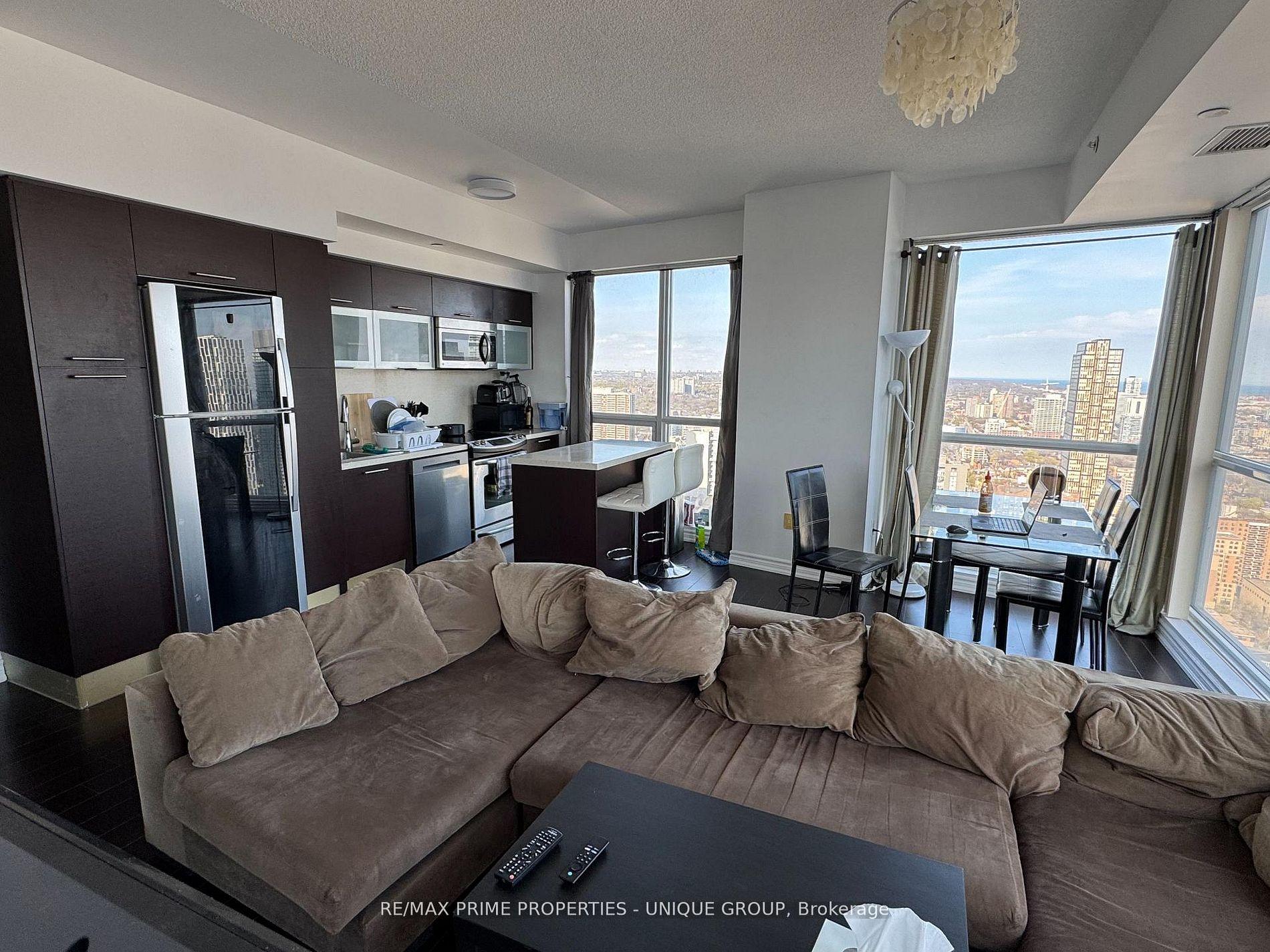 Photo 4 of Unit 3807, 386 Yonge Street, Toronto, Bay Street Corridor — HOMEH