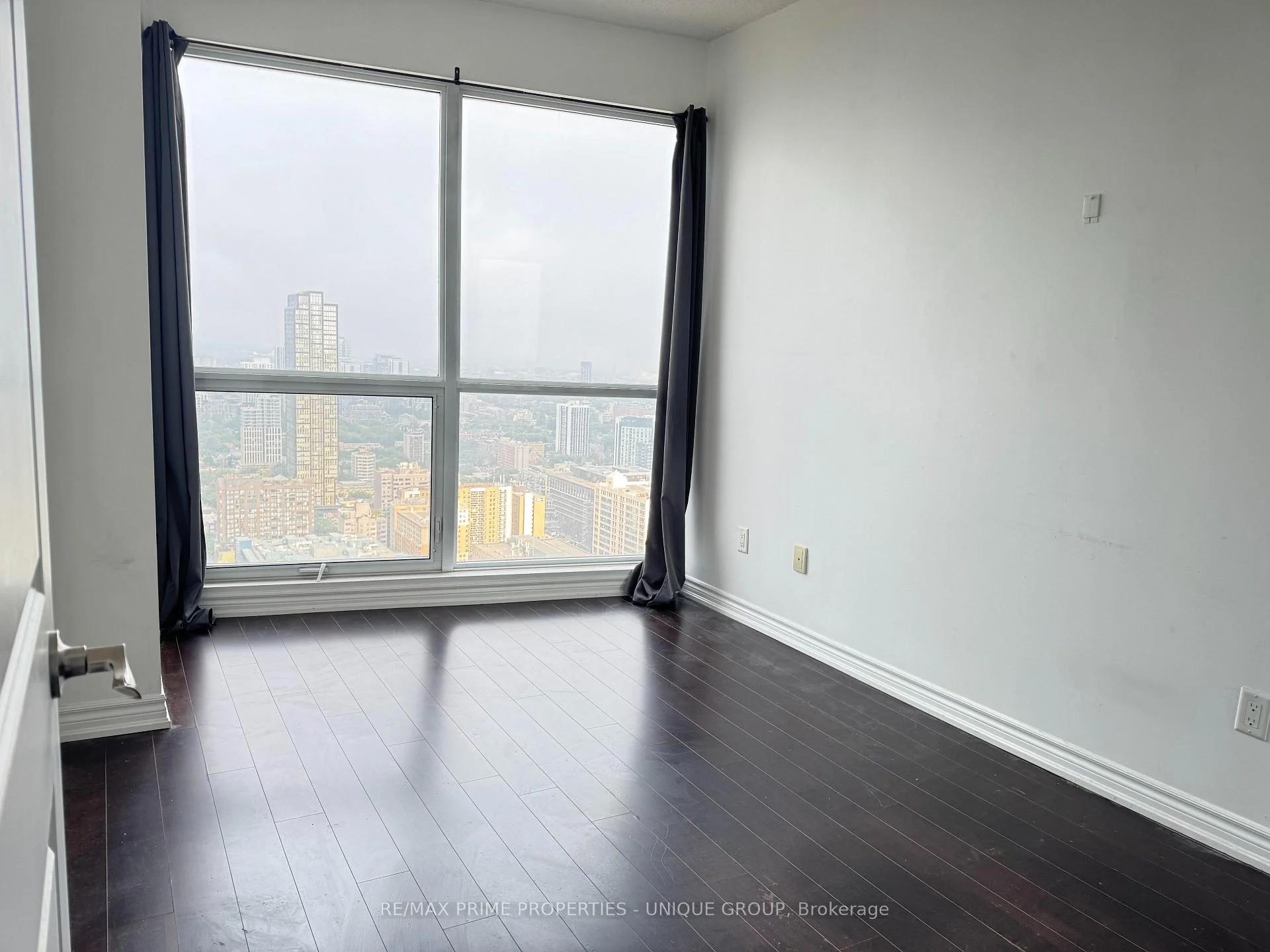 Photo 6 of Unit 3807, 386 Yonge Street, Toronto, Bay Street Corridor — HOMEH
