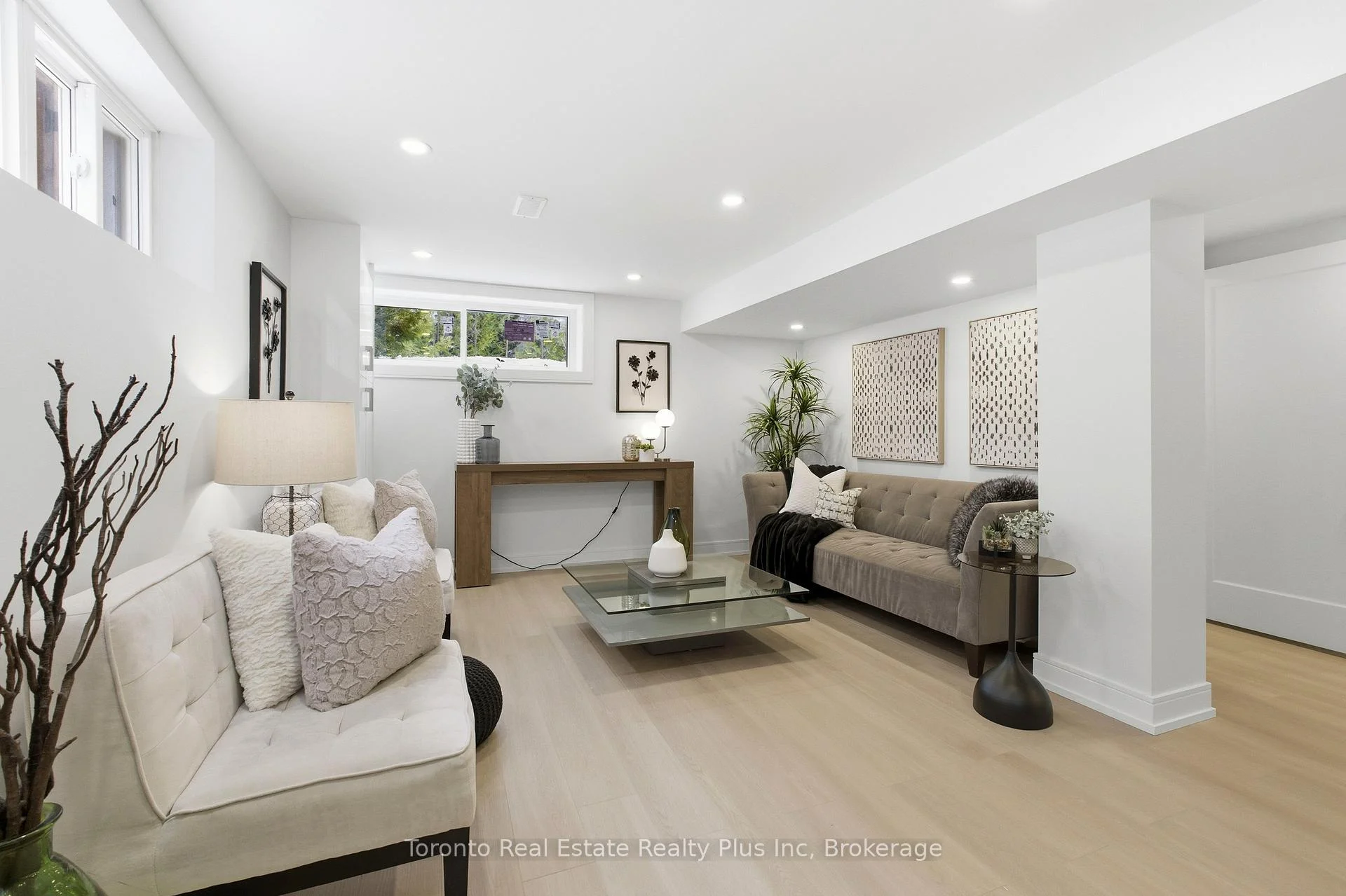 Photo 14 of 3 Blithfield Avenue, North York, Bayview Village — HOMEH