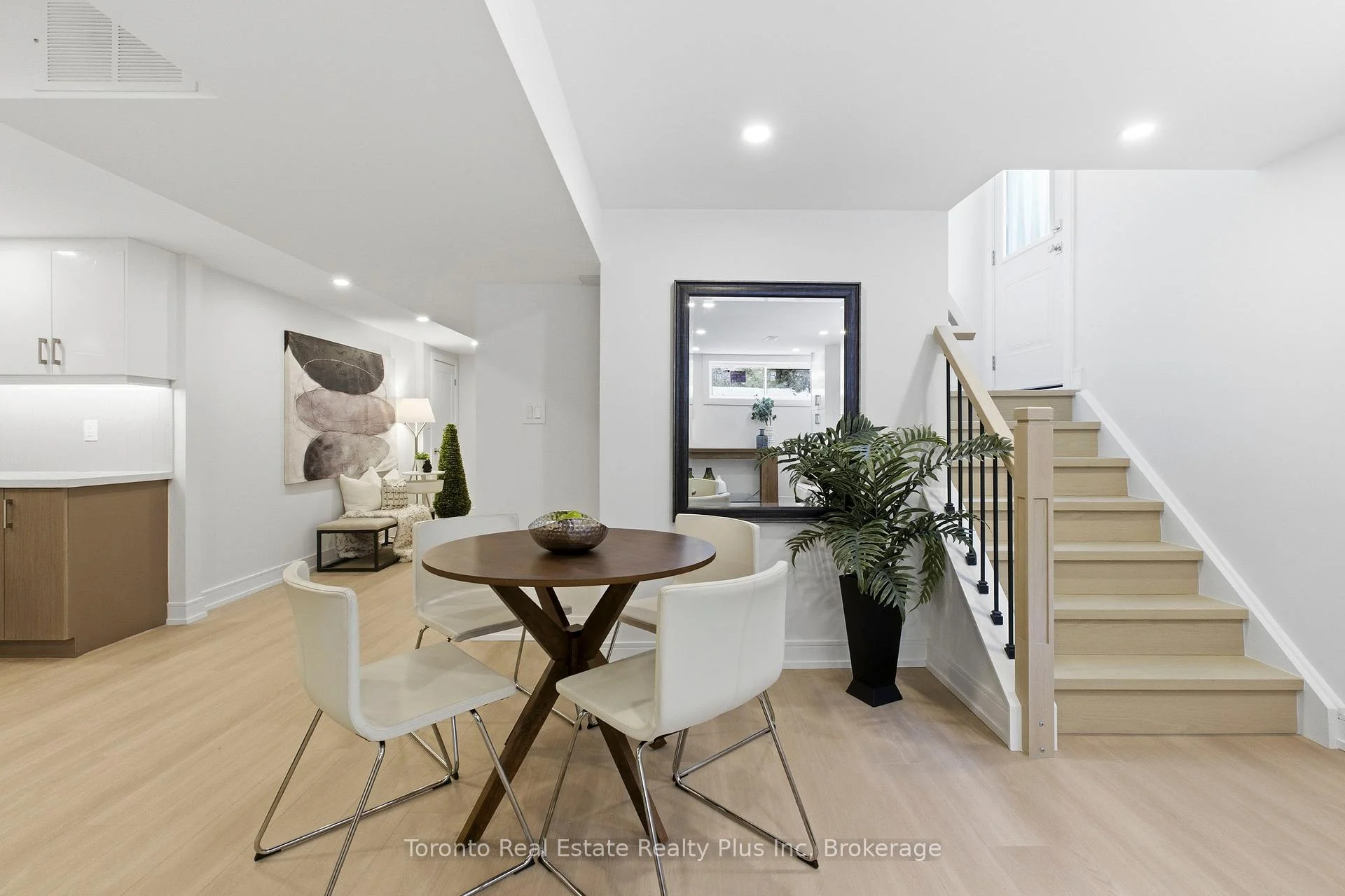 Photo 16 of 3 Blithfield Avenue, North York, Bayview Village — HOMEH