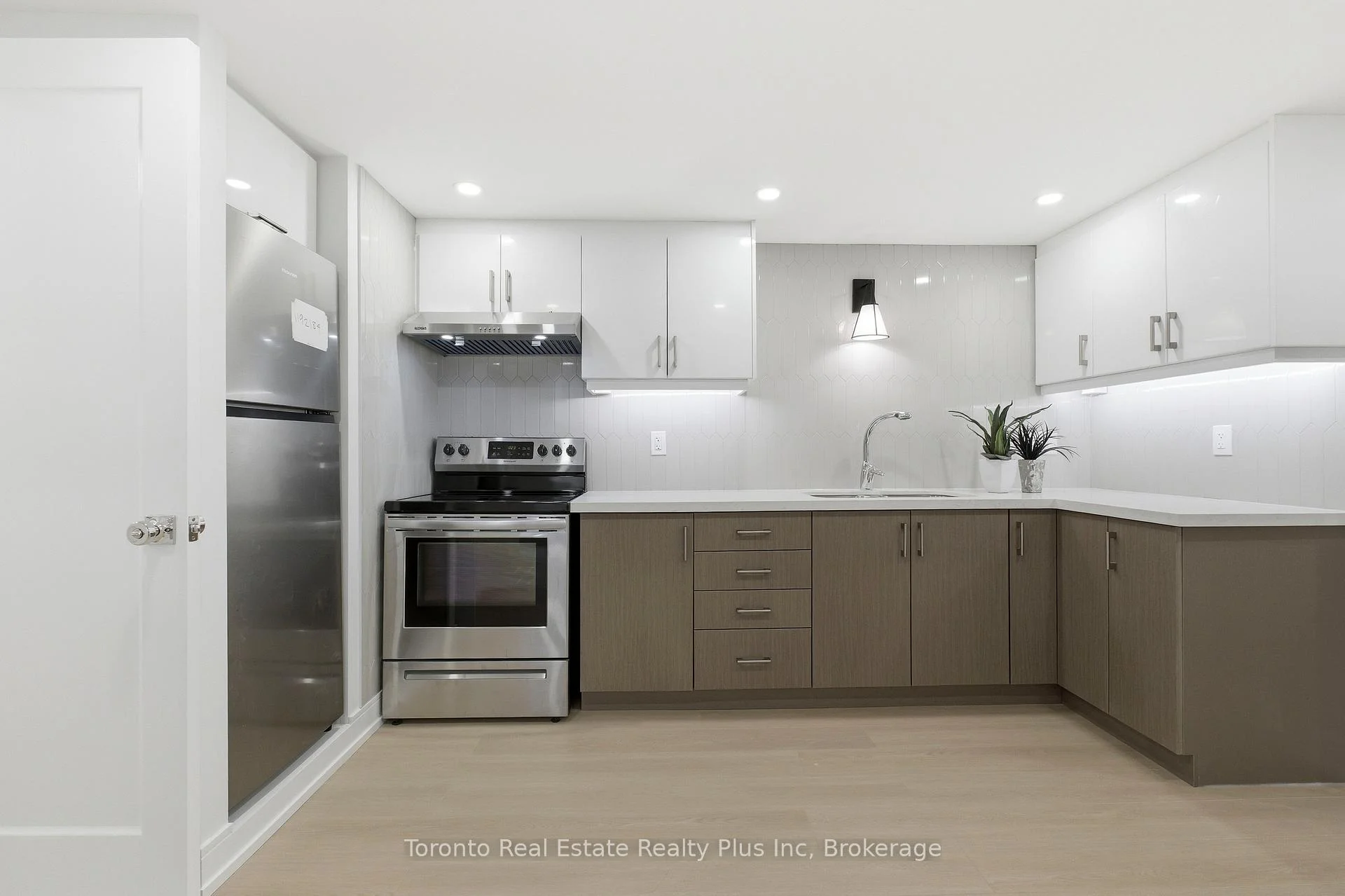 Photo 17 of 3 Blithfield Avenue, North York, Bayview Village — HOMEH