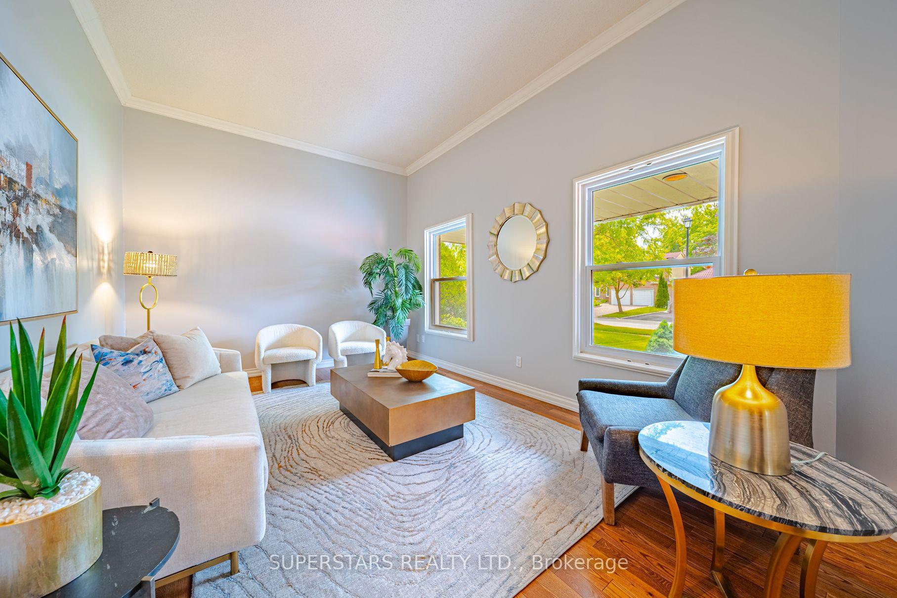 Photo 4 of 99 Peevers Crescent, Newmarket, Glenway Estates — HOMEH