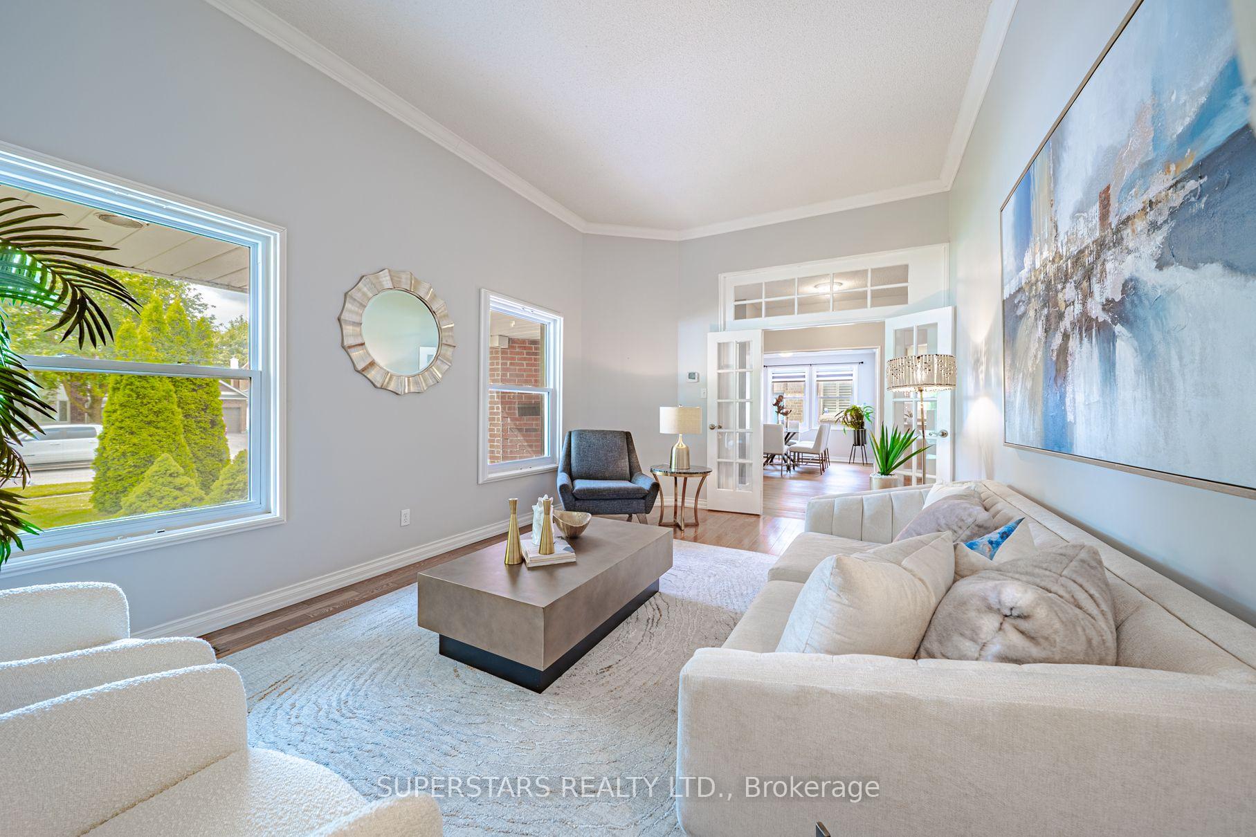 Photo 5 of 99 Peevers Crescent, Newmarket, Glenway Estates — HOMEH