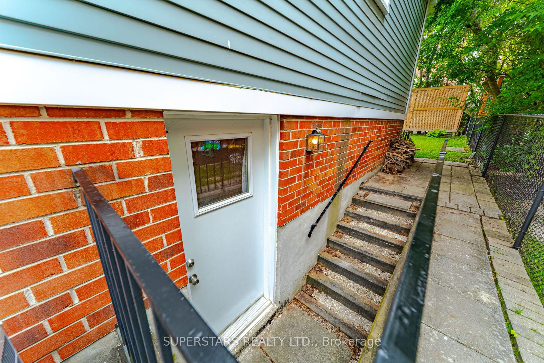 Photo 32 of 99 Peevers Crescent, Newmarket, Glenway Estates — HOMEH