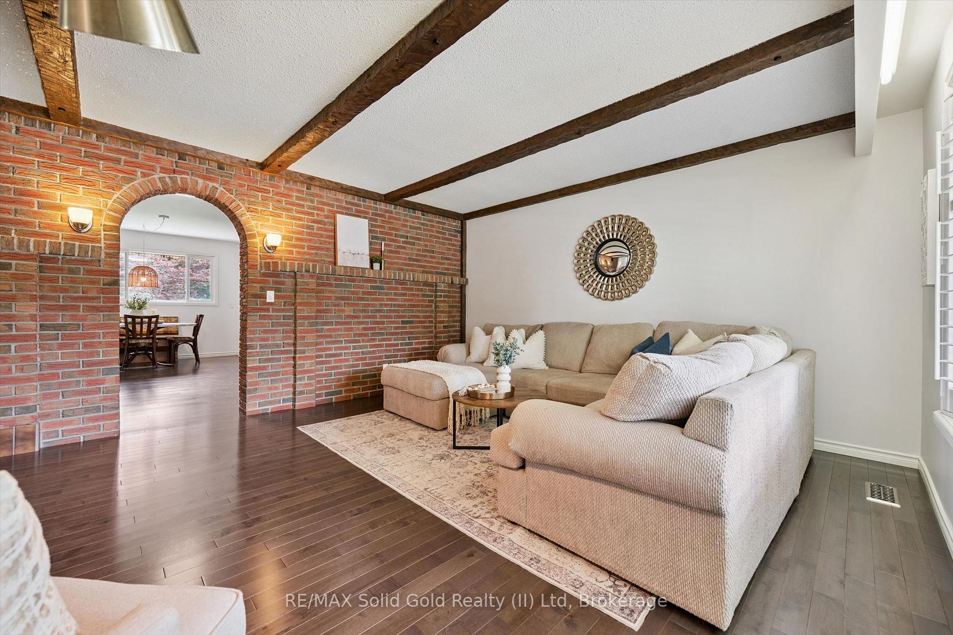 Photo 9 of 164 Bridge Street W, Waterloo, Lexington/Lincoln Village — HOMEH