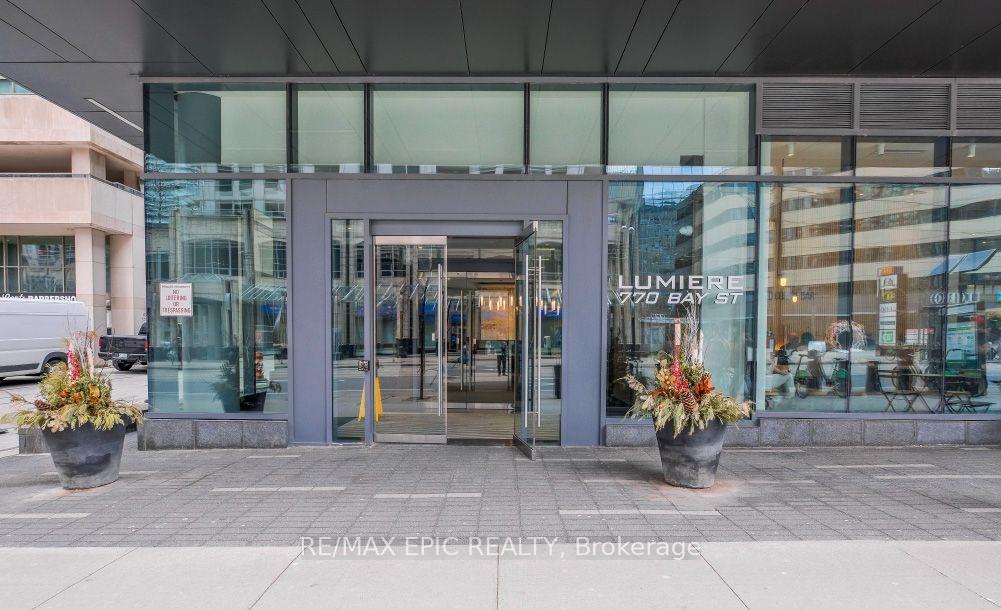Photo 2 of Unit 702, 770 Bay Street, Toronto, Bay Street Corridor — HOMEH