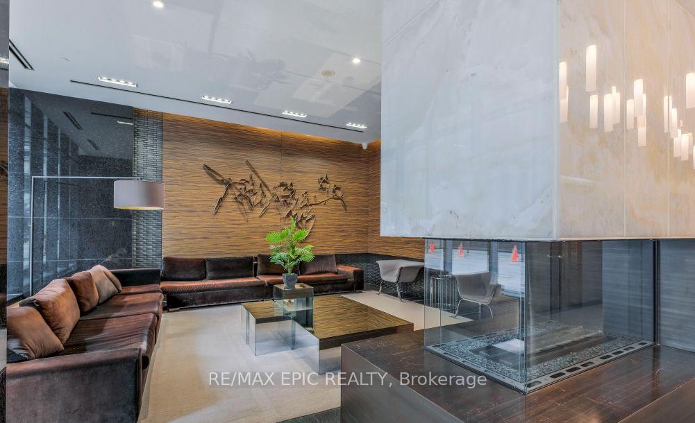 Photo 4 of Unit 702, 770 Bay Street, Toronto, Bay Street Corridor — HOMEH