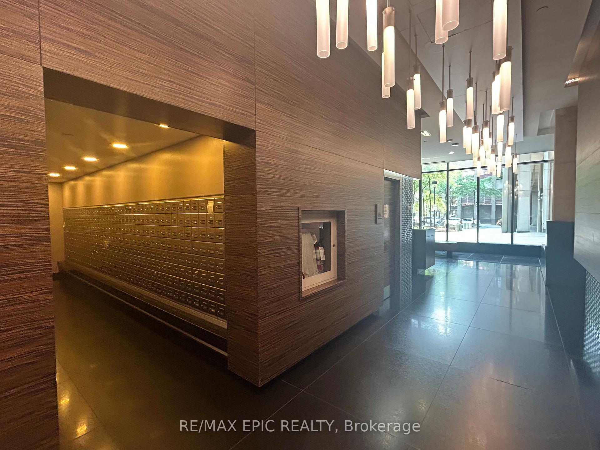 Photo 5 of Unit 702, 770 Bay Street, Toronto, Bay Street Corridor — HOMEH