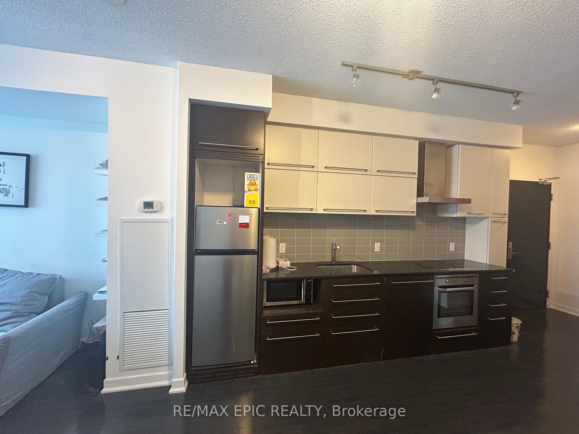 Photo 8 of Unit 702, 770 Bay Street, Toronto, Bay Street Corridor — HOMEH