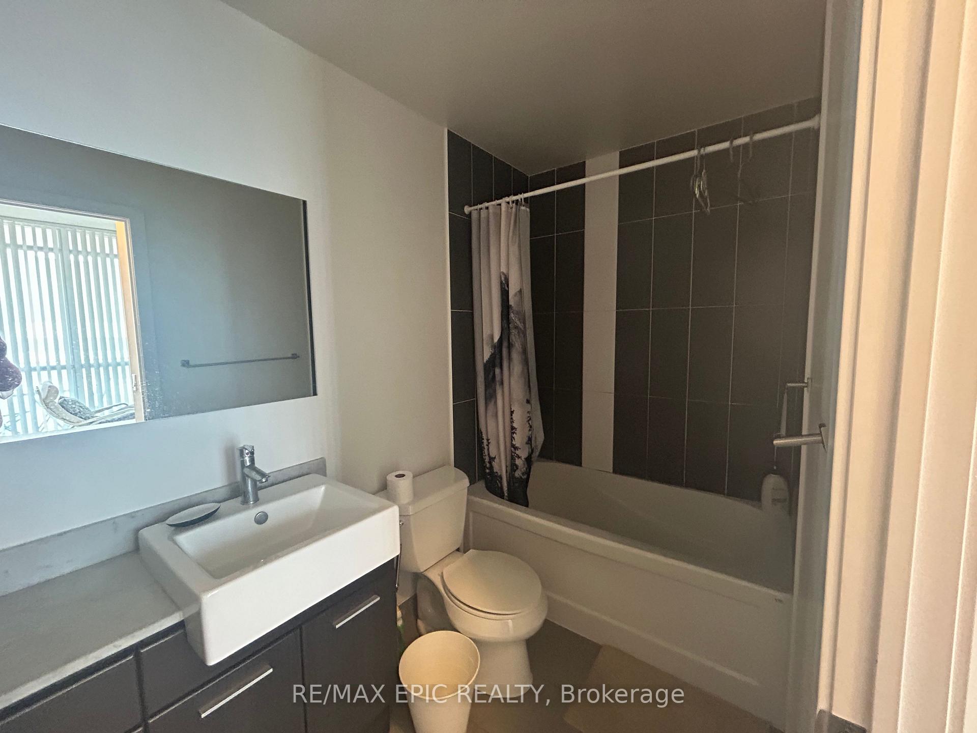 Photo 15 of Unit 702, 770 Bay Street, Toronto, Bay Street Corridor — HOMEH