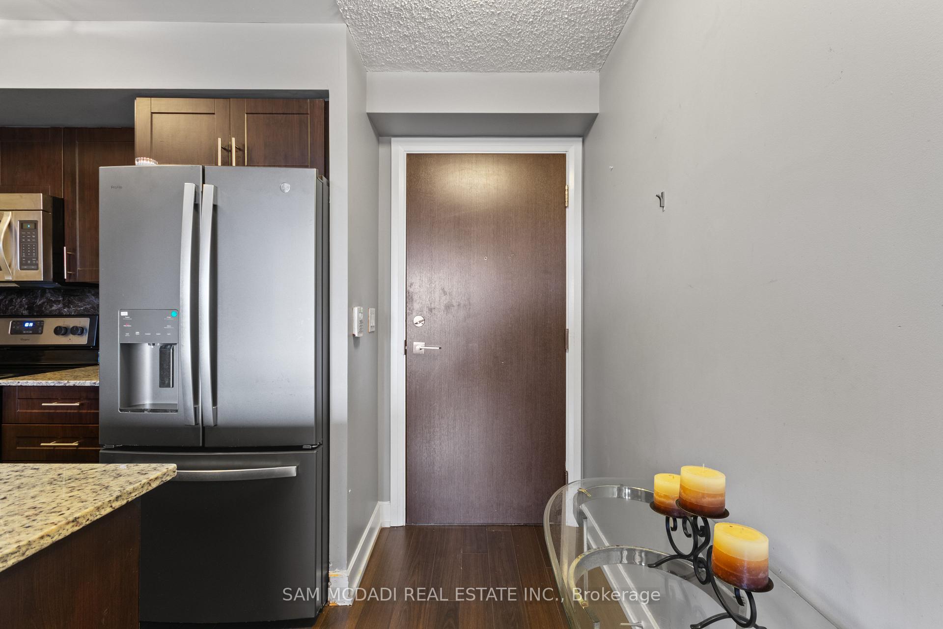 Photo 2 of Unit 630, 2 Eva Road, Etobicoke, Etobicoke West Mall — HOMEH