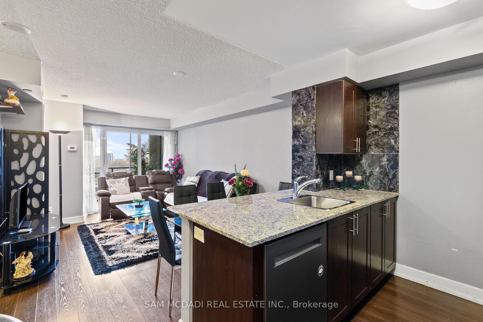 Photo 5 of Unit 630, 2 Eva Road, Etobicoke, Etobicoke West Mall — HOMEH