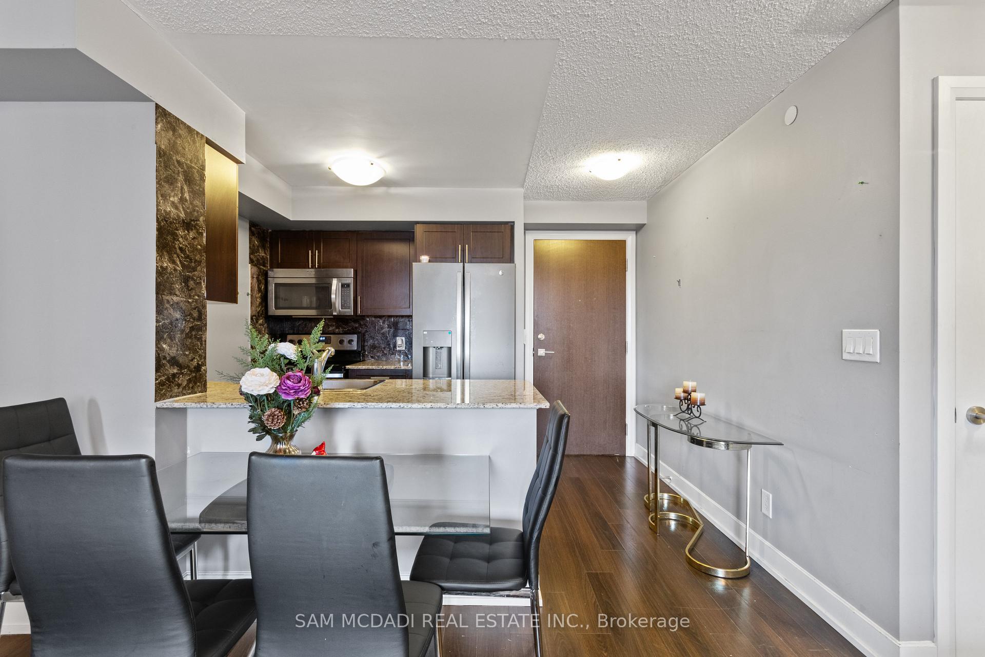 Photo 6 of Unit 630, 2 Eva Road, Etobicoke, Etobicoke West Mall — HOMEH
