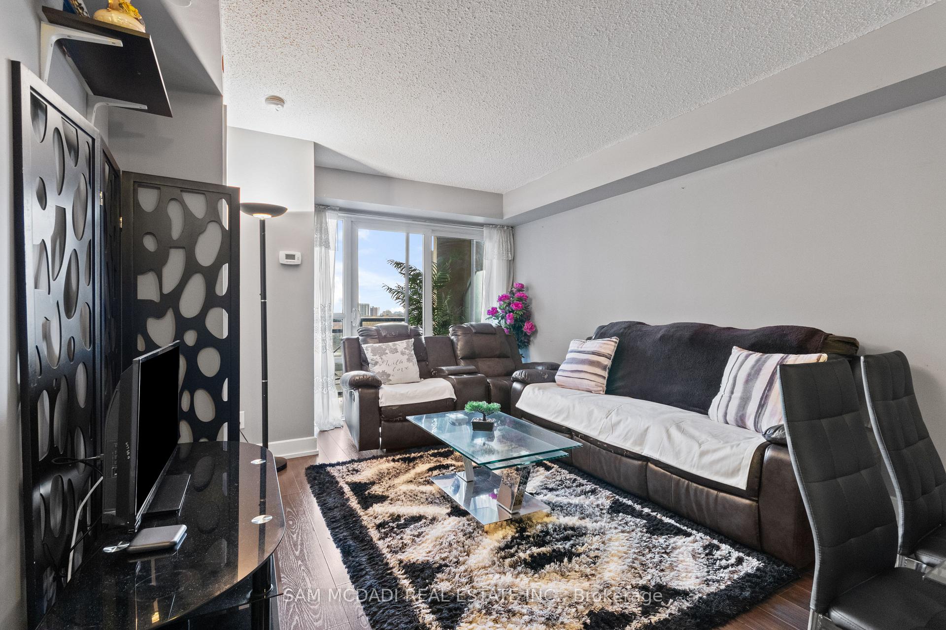 Photo 7 of Unit 630, 2 Eva Road, Etobicoke, Etobicoke West Mall — HOMEH