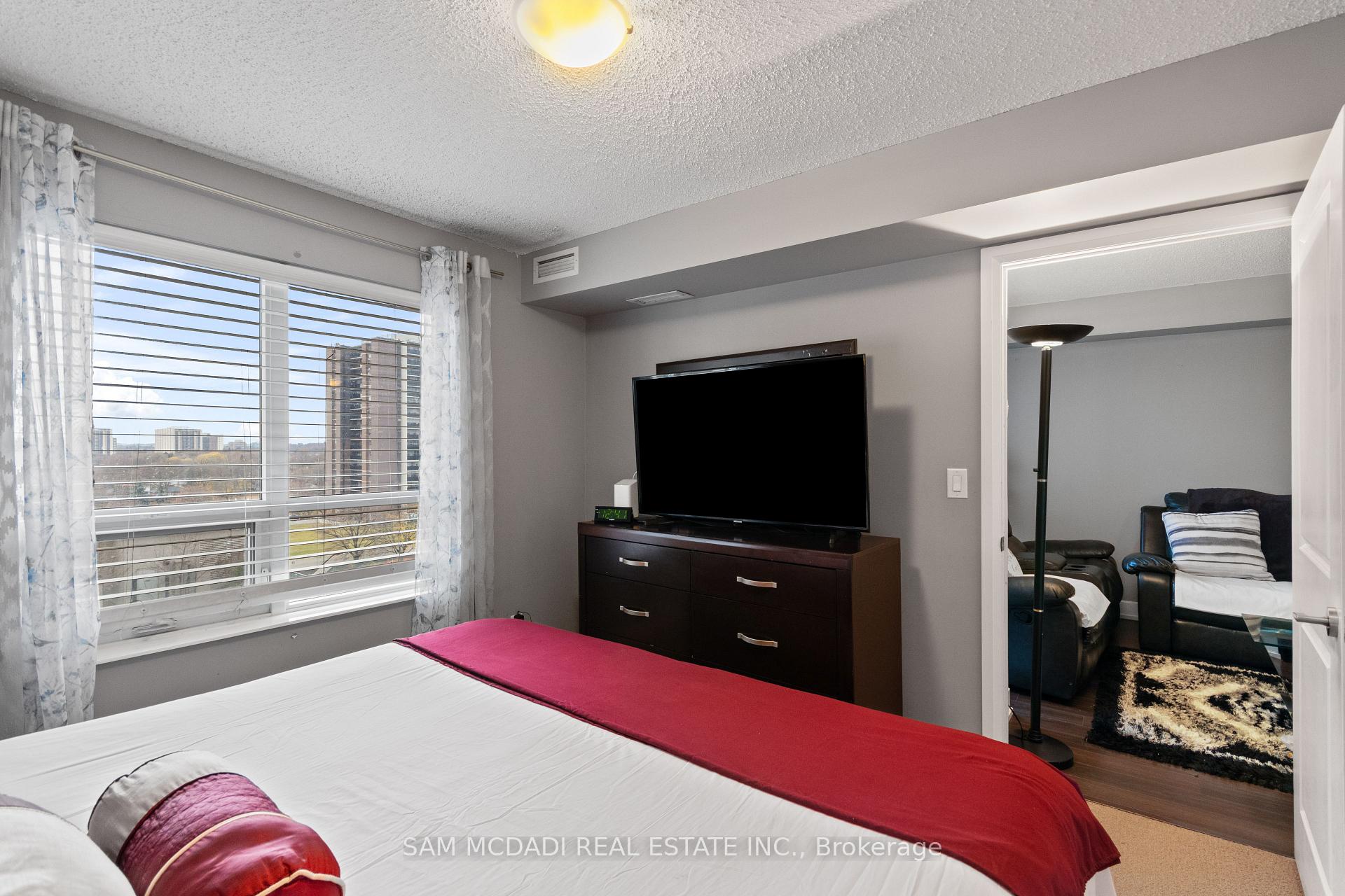 Photo 13 of Unit 630, 2 Eva Road, Etobicoke, Etobicoke West Mall — HOMEH