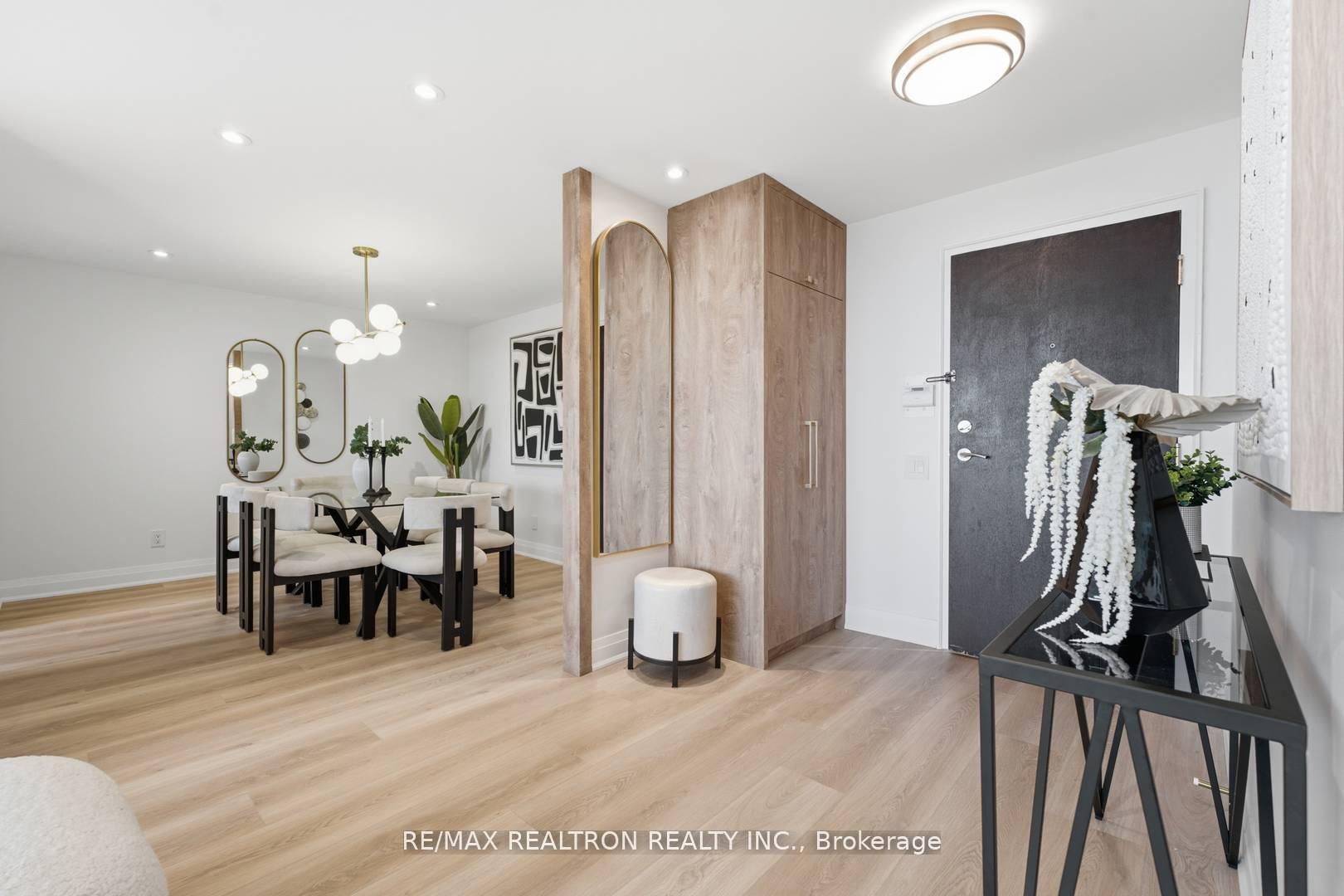 Photo 3 of Unit 805, 110 Promenade Circle, Vaughan, Brownridge — HOMEH