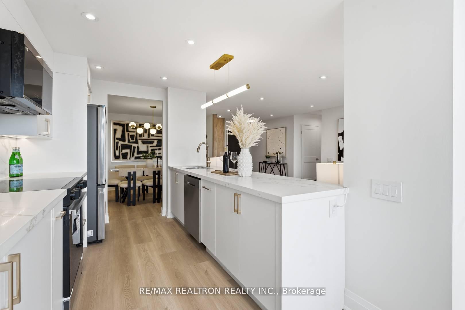 Photo 13 of Unit 805, 110 Promenade Circle, Vaughan, Brownridge — HOMEH
