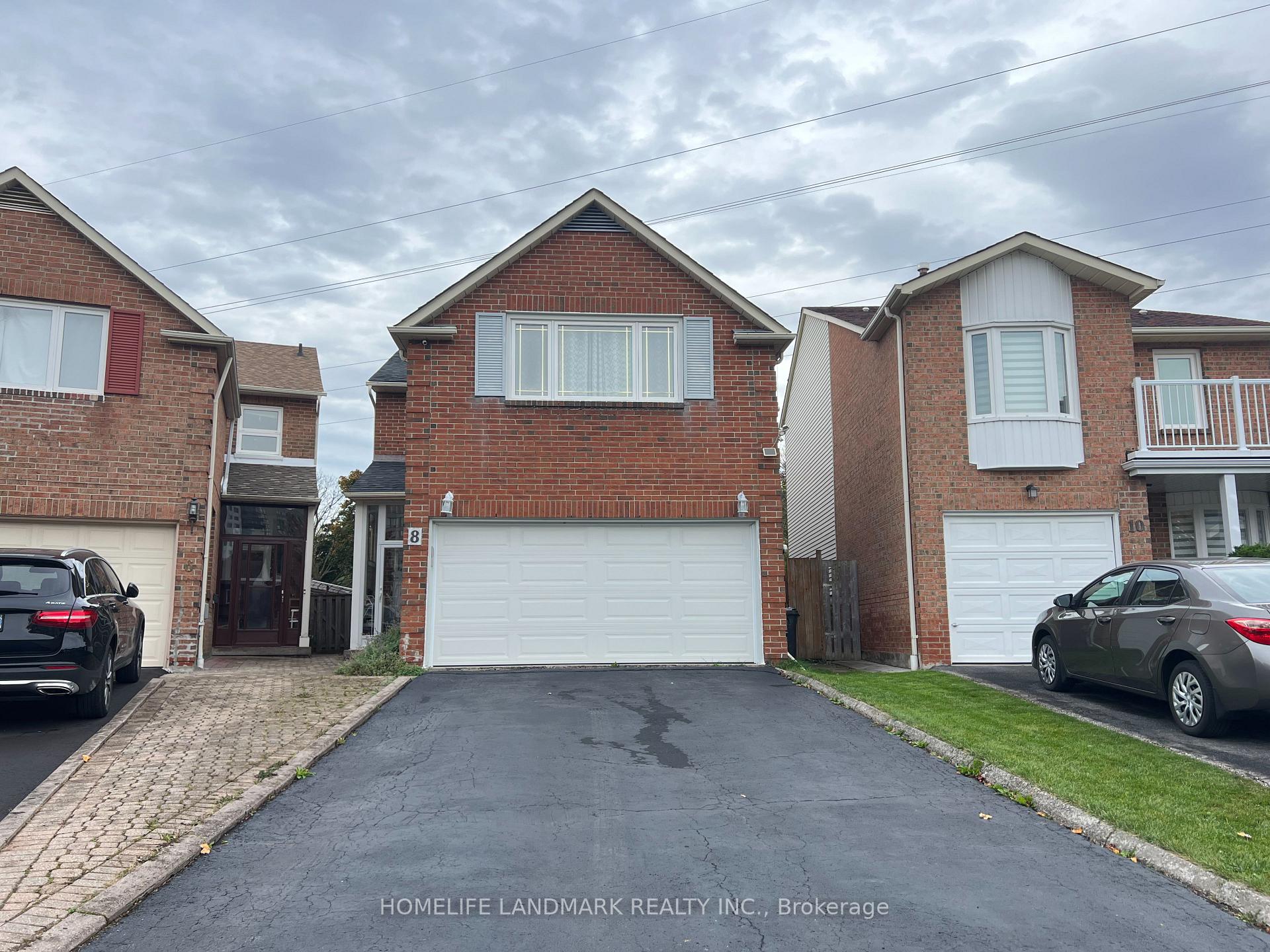 Front of Unit Bsmt, 8 Lesskim Court