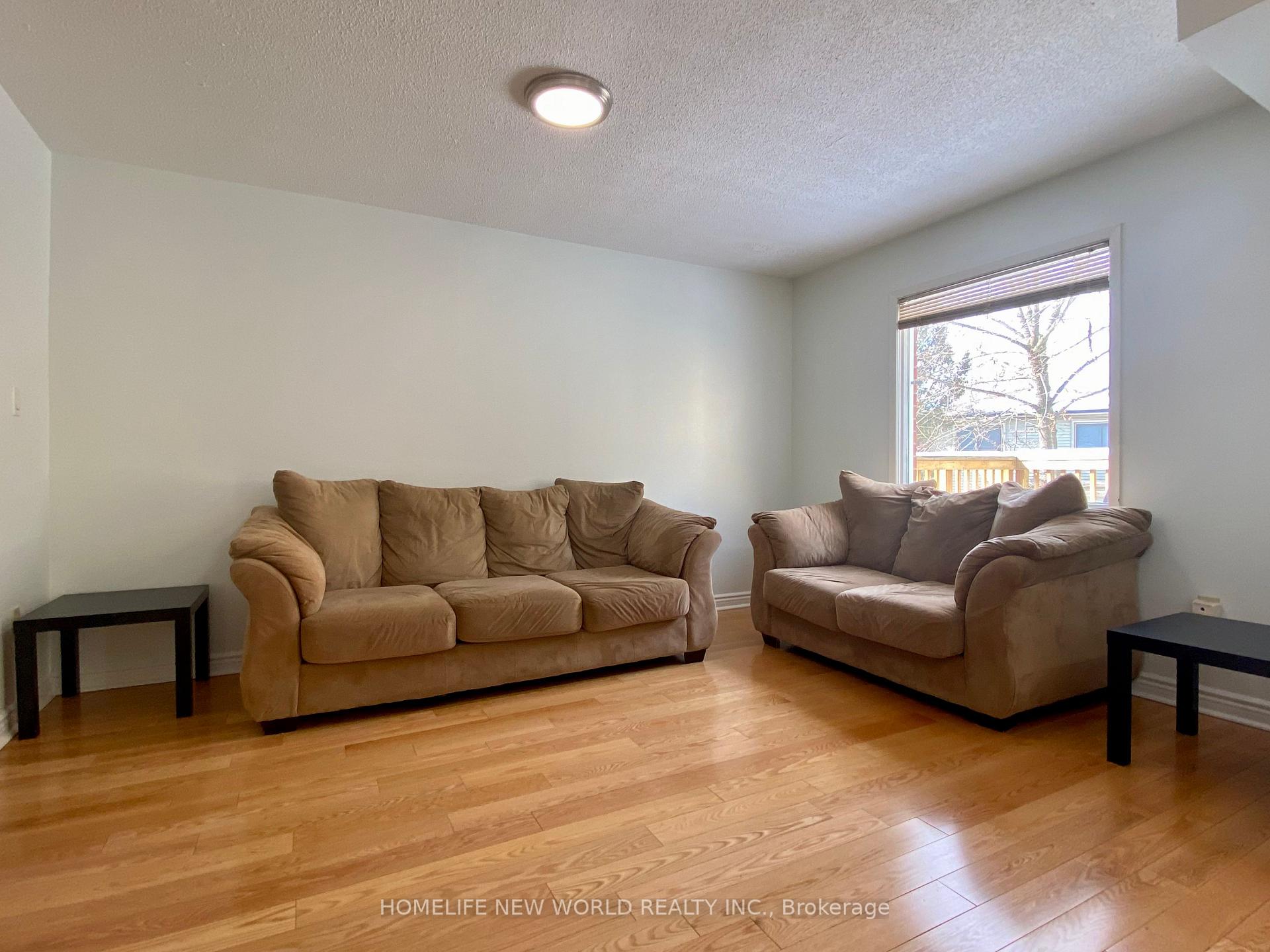 Photo 4 of 14 Eugenia Court, Markham, Markville — HOMEH