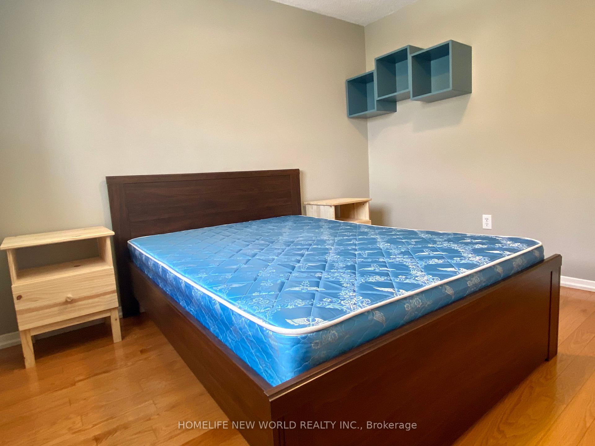 Photo 7 of 14 Eugenia Court, Markham, Markville — HOMEH