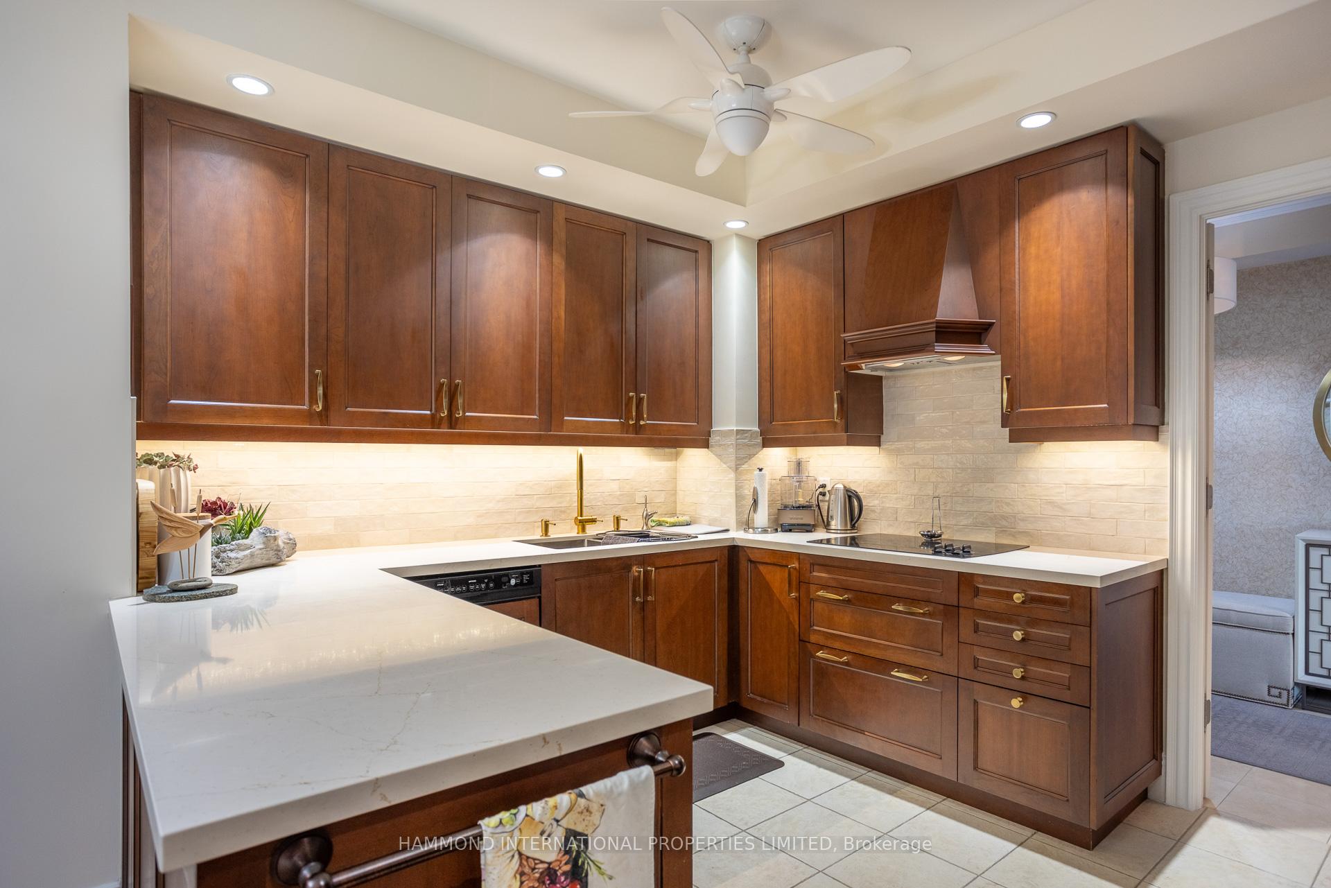 Photo 8 of Unit 215, 7071 Bayview Avenue, Markham, Bayview Glen — HOMEH