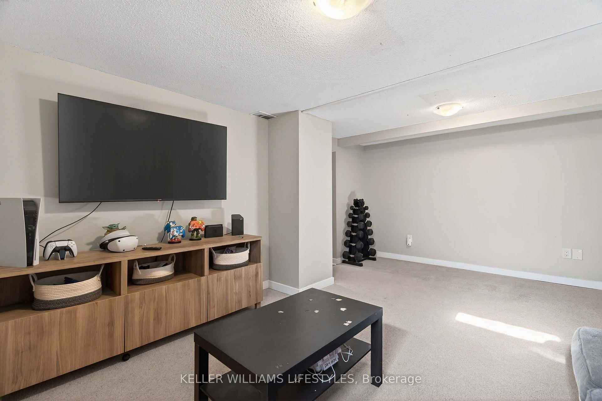 Photo 18 of 26 Caprice Crescent, London, East I — HOMEH