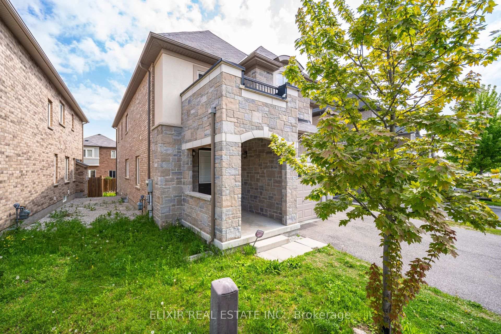 Photo 3 of 59 Lola Crescent, Brampton, Northwest Brampton — HOMEH