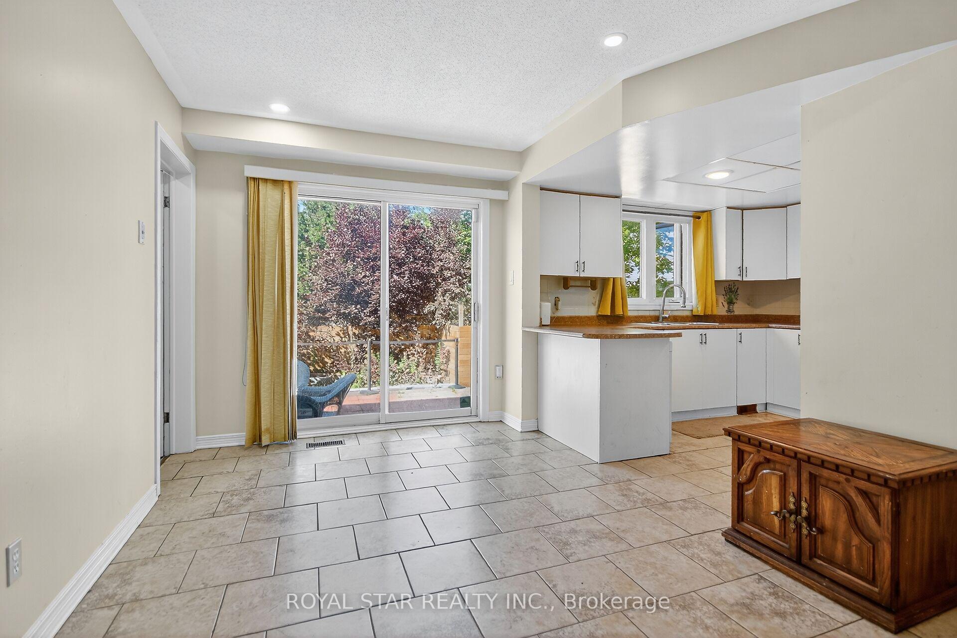Photo 9 of 5 Southland Crescent, Ottawa, Hunt Club Park — HOMEH