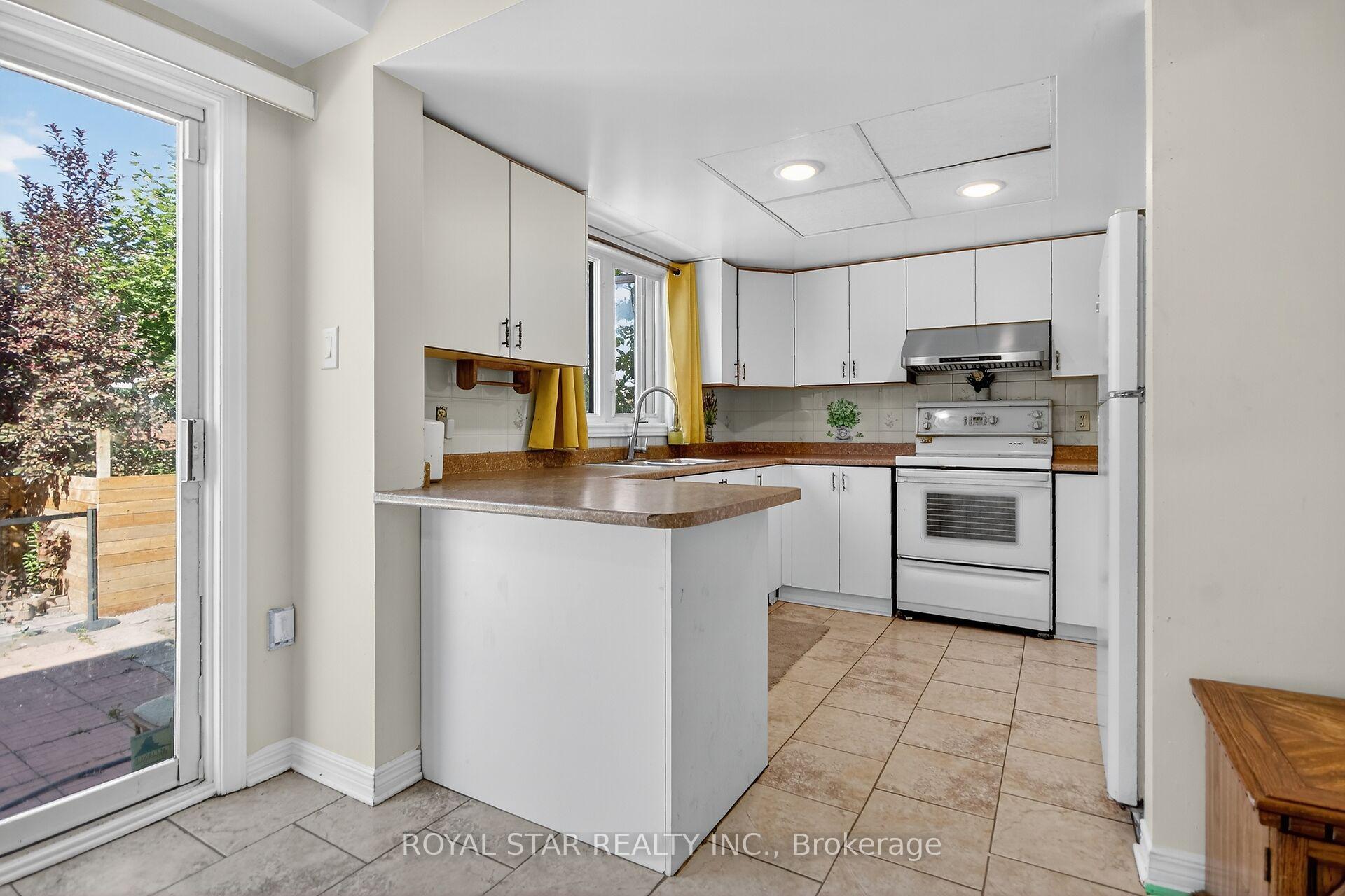 Photo 11 of 5 Southland Crescent, Ottawa, Hunt Club Park — HOMEH