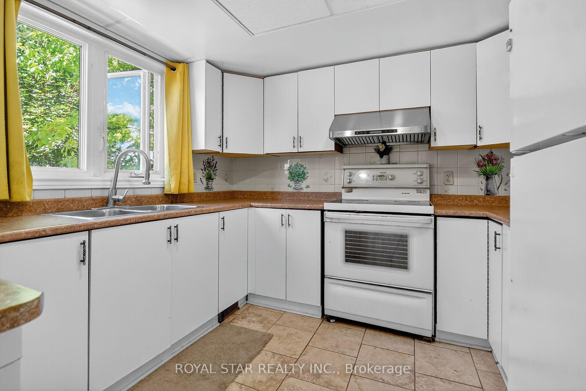 Photo 12 of 5 Southland Crescent, Ottawa, Hunt Club Park — HOMEH
