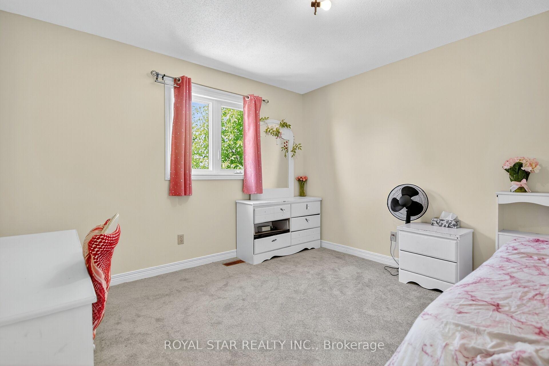 Photo 24 of 5 Southland Crescent, Ottawa, Hunt Club Park — HOMEH
