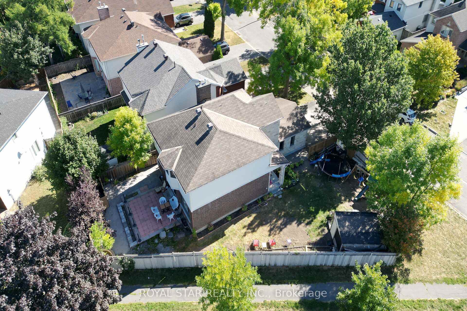 Photo 40 of 5 Southland Crescent, Ottawa, Hunt Club Park — HOMEH
