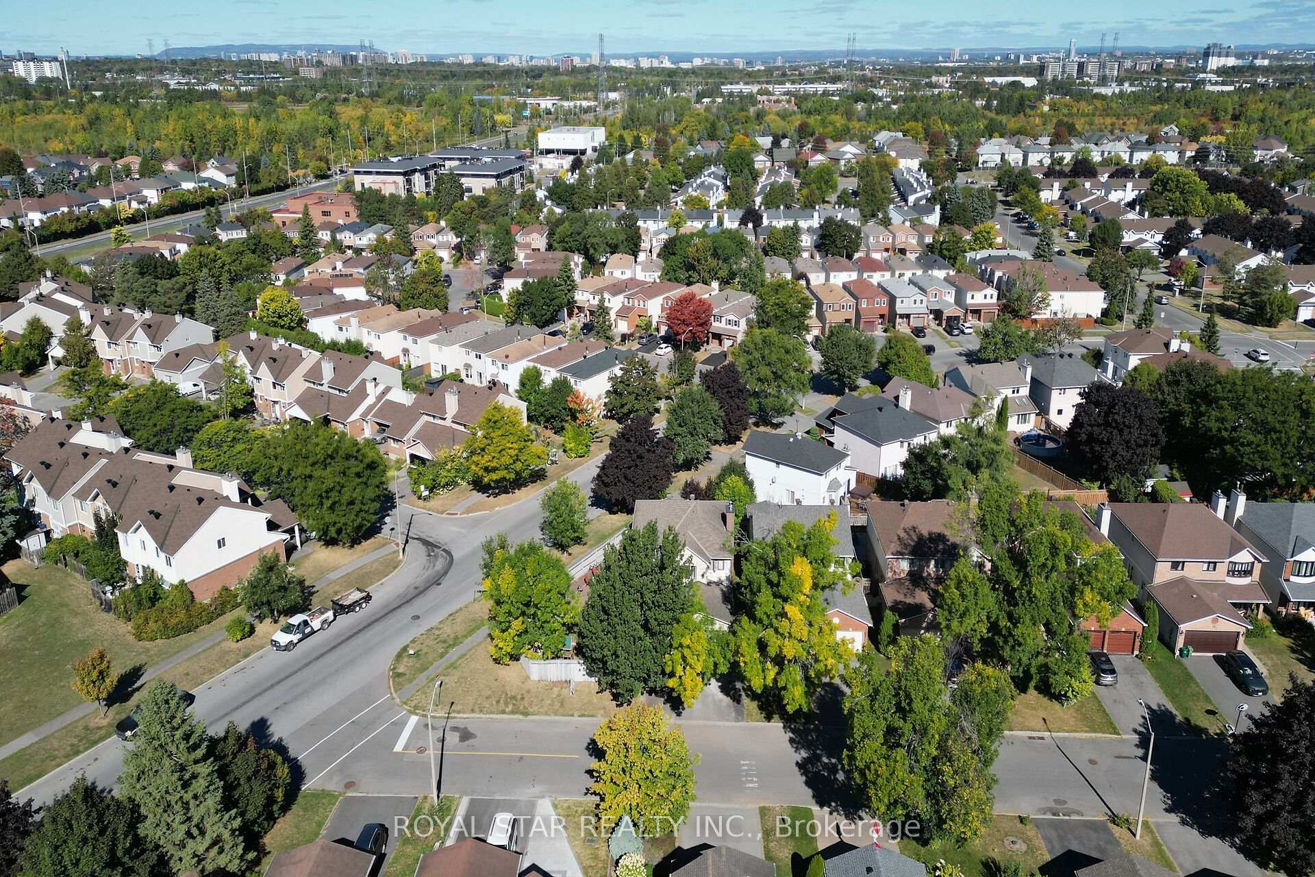 Photo 45 of 5 Southland Crescent, Ottawa, Hunt Club Park — HOMEH