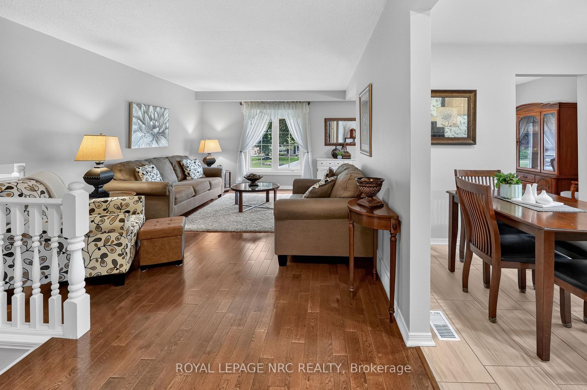 Photo 4 of 22 Jeanette Drive, St. Catharines, Vine/Linwell — HOMEH