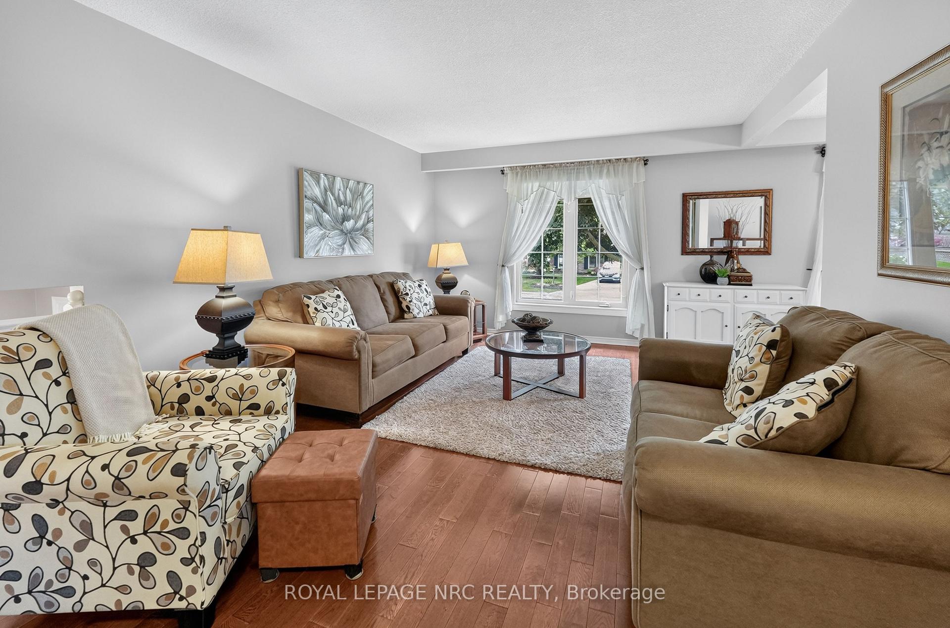 Photo 5 of 22 Jeanette Drive, St. Catharines, Vine/Linwell — HOMEH