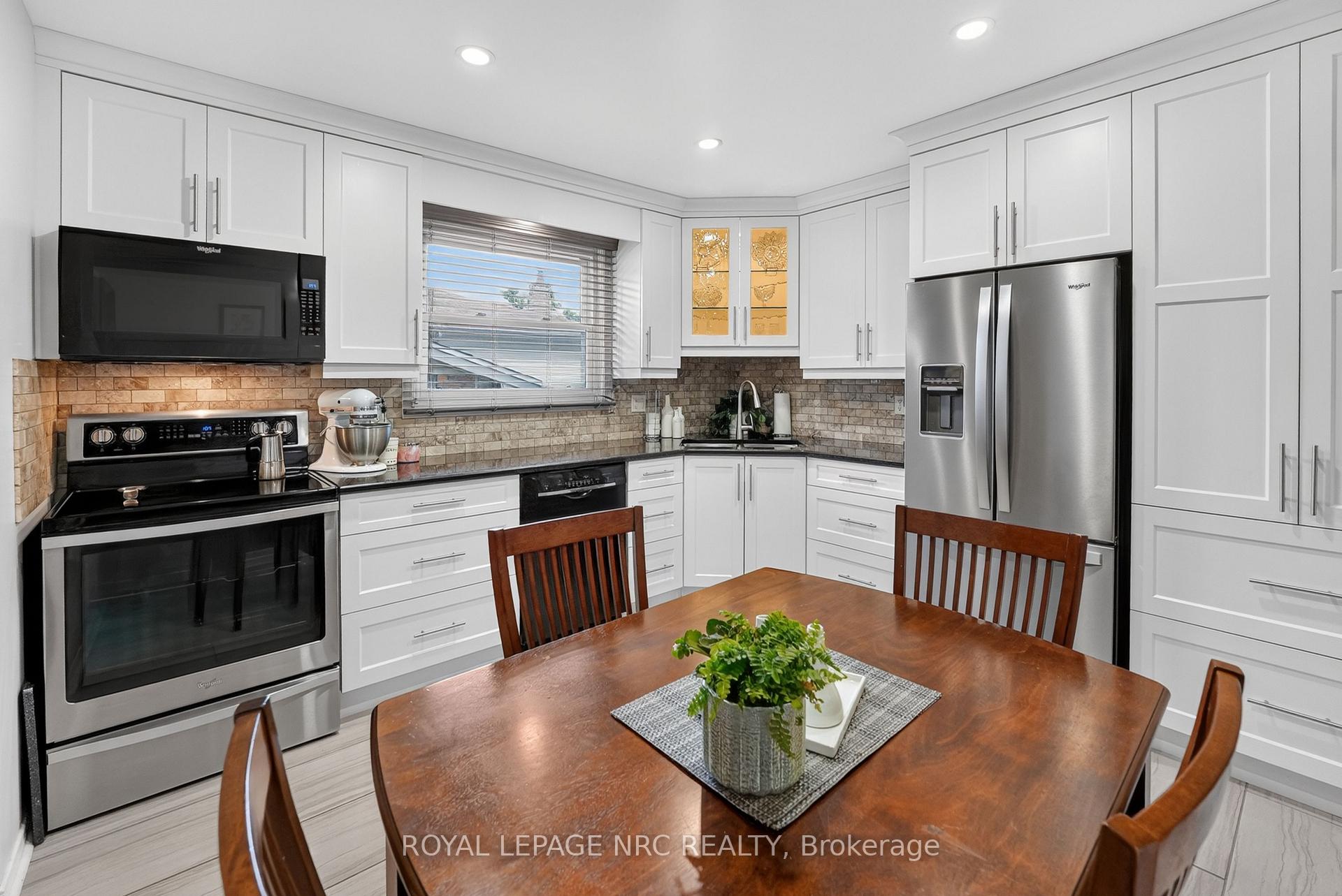 Photo 9 of 22 Jeanette Drive, St. Catharines, Vine/Linwell — HOMEH