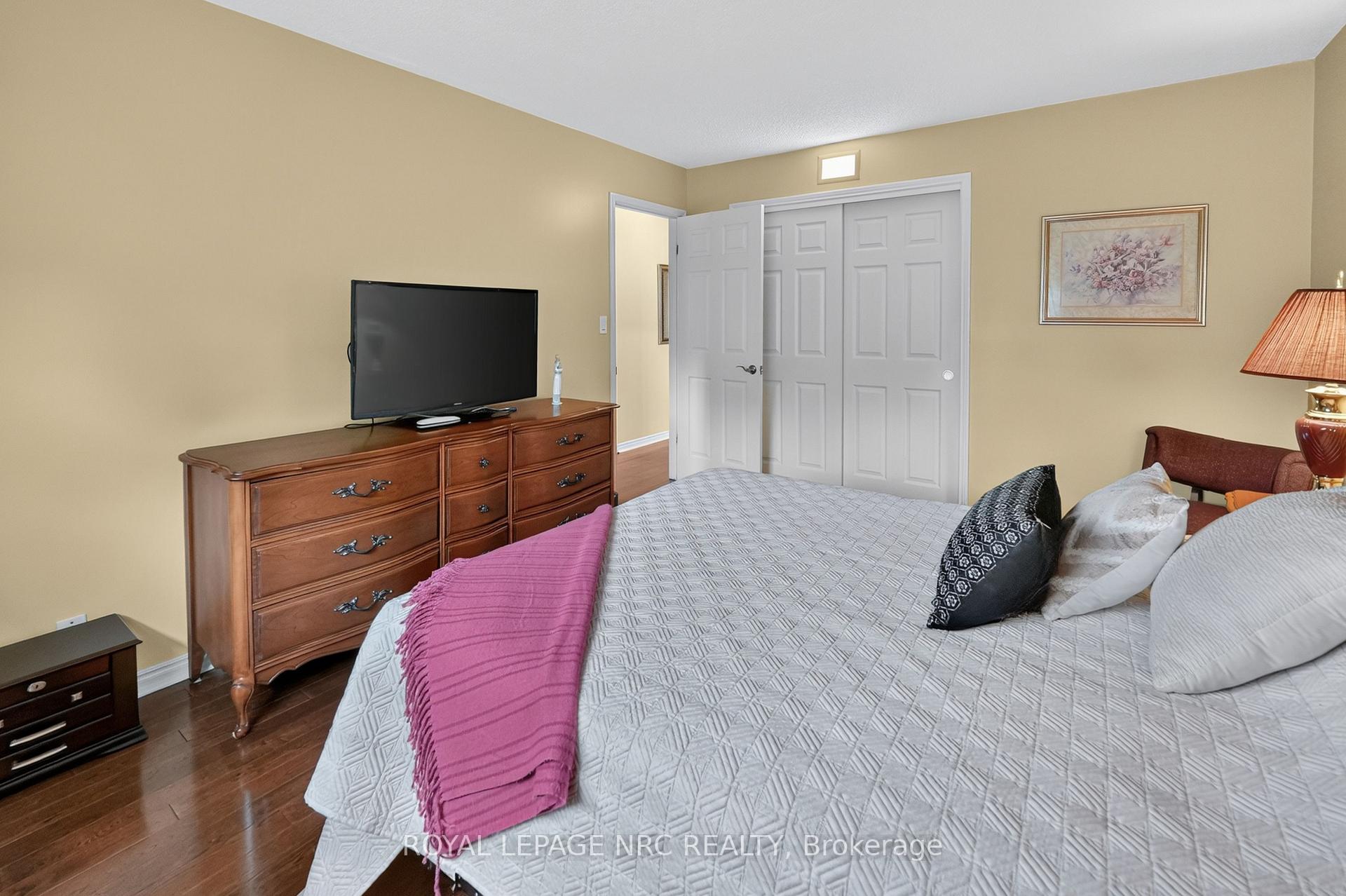 Photo 13 of 22 Jeanette Drive, St. Catharines, Vine/Linwell — HOMEH