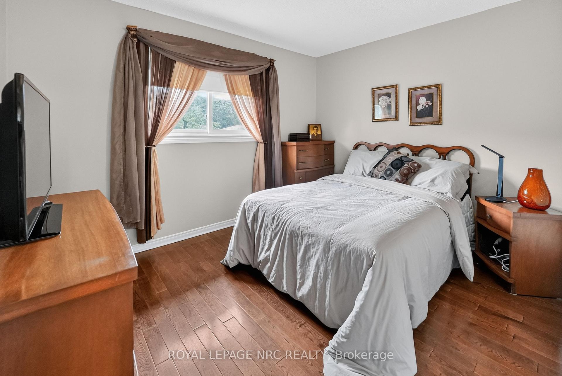 Photo 14 of 22 Jeanette Drive, St. Catharines, Vine/Linwell — HOMEH