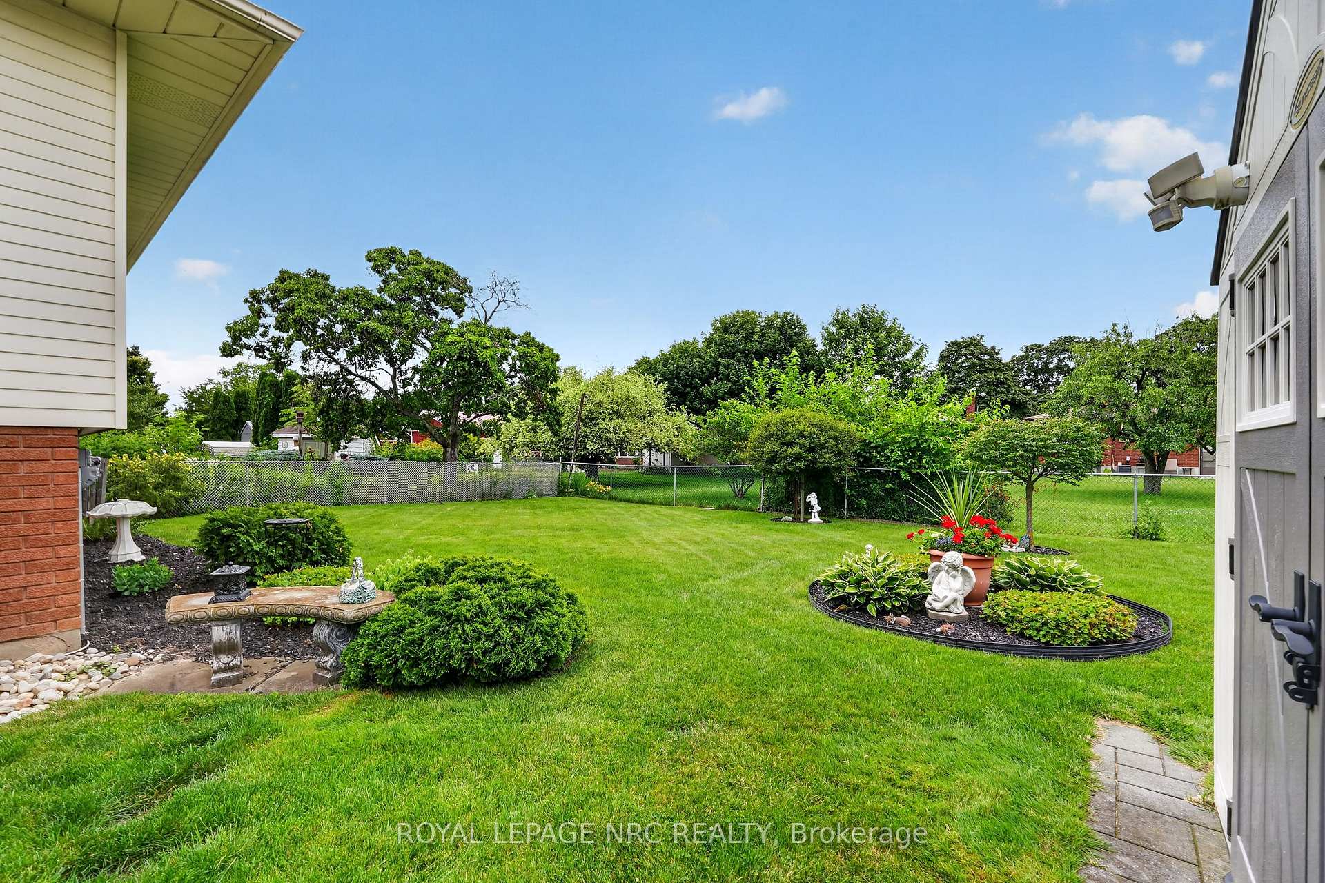 Photo 37 of 22 Jeanette Drive, St. Catharines, Vine/Linwell — HOMEH