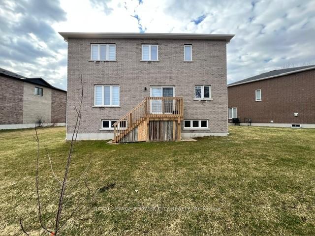 Photo 2 of 31 Tulip Crescent, Norfolk, Simcoe — HOMEH