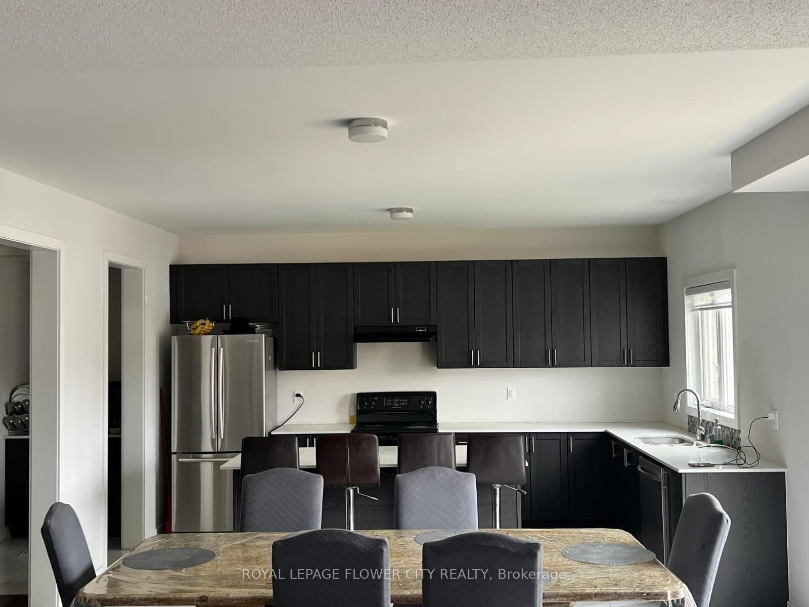 Photo 4 of 31 Tulip Crescent, Norfolk, Simcoe — HOMEH