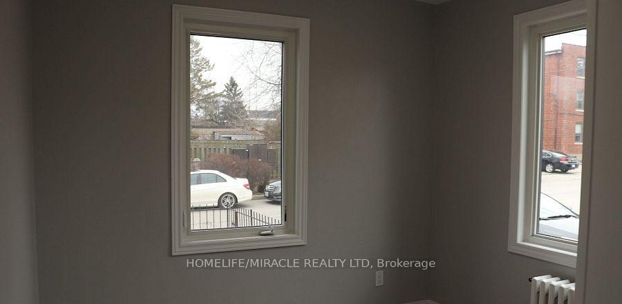 Photo 8 of Unit 4, 78 Fifth Street, Etobicoke, Etobicoke West Mall — HOMEH