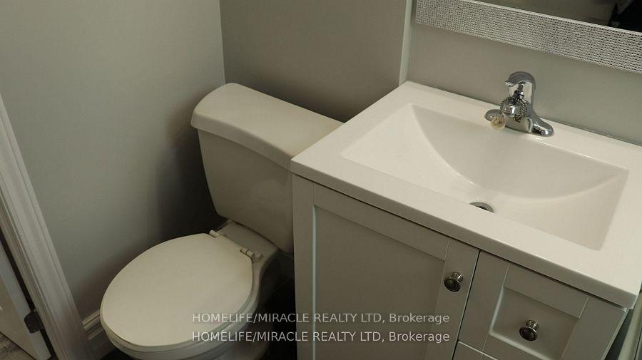 Photo 8 of Unit Unit 2, 78 Fifth Street, Etobicoke, New Toronto — HOMEH
