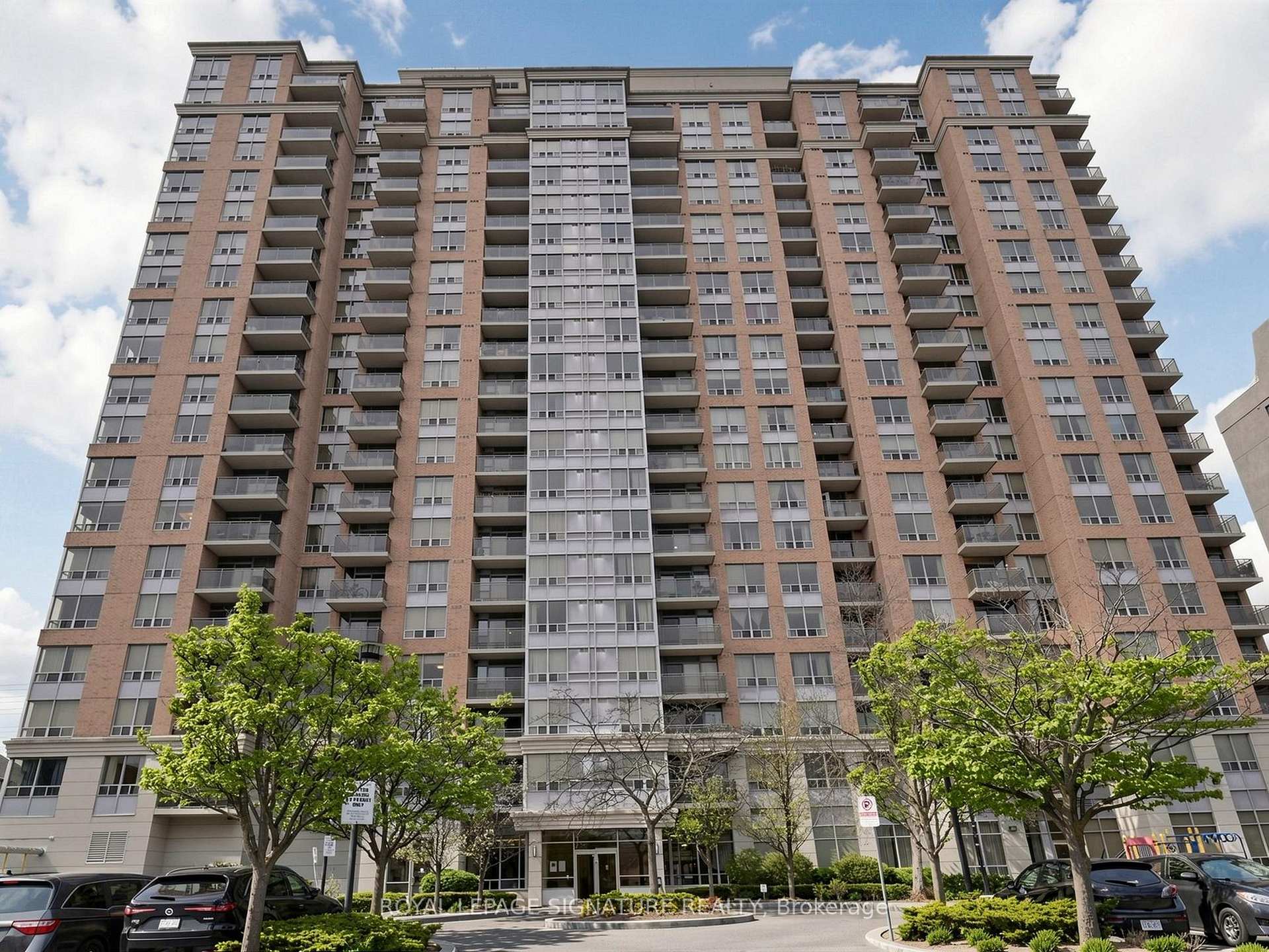 Front of Unit 708, 55 Strathaven Drive