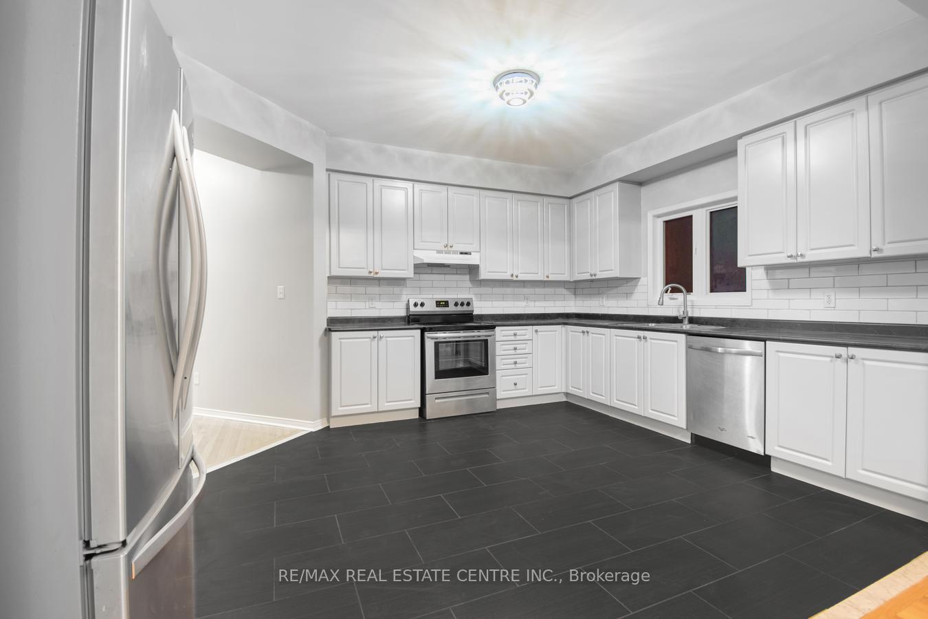 Photo 19 of 112 Commodore Drive, Brampton, Credit Valley — HOMEH