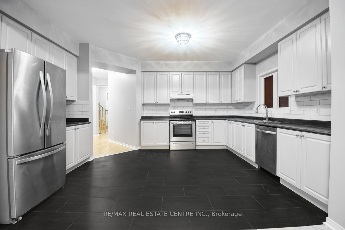 Photo 20 of 112 Commodore Drive, Brampton, Credit Valley — HOMEH