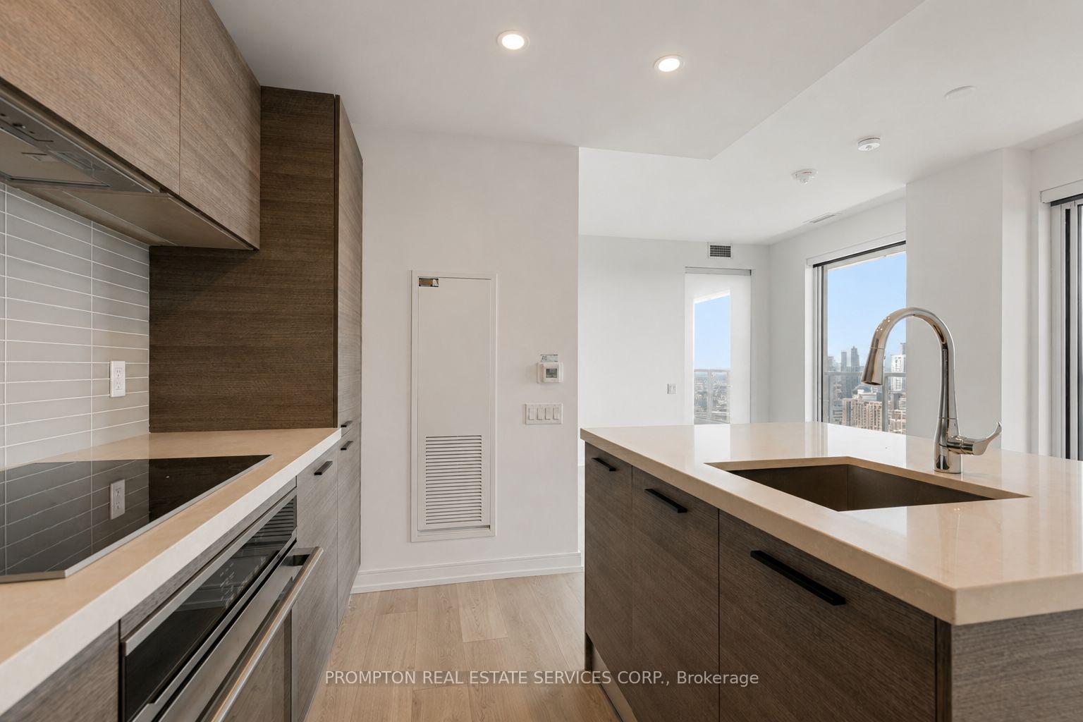Photo 9 of Unit 4503, 3 Gloucester Street, Toronto, Church-Yonge Corridor — HOMEH