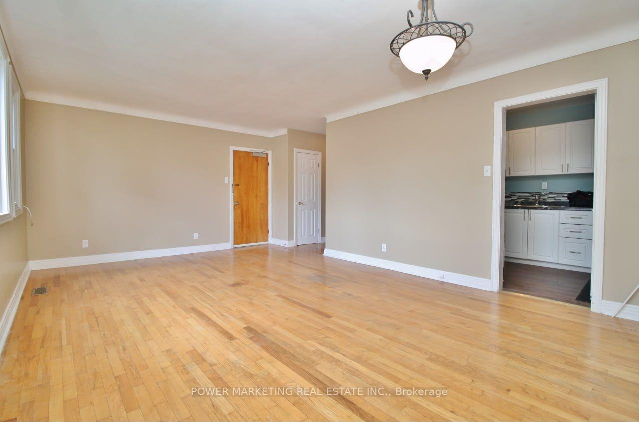 Photo 2 of 885 Maitland Avenue, Ottawa, McKellar Heights — HOMEH