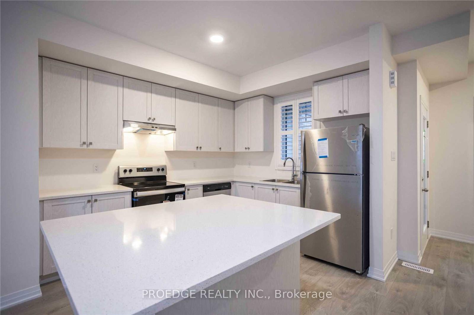 Photo 9 of 82 Ambereen Place, Clarington, Bowmanville — HOMEH